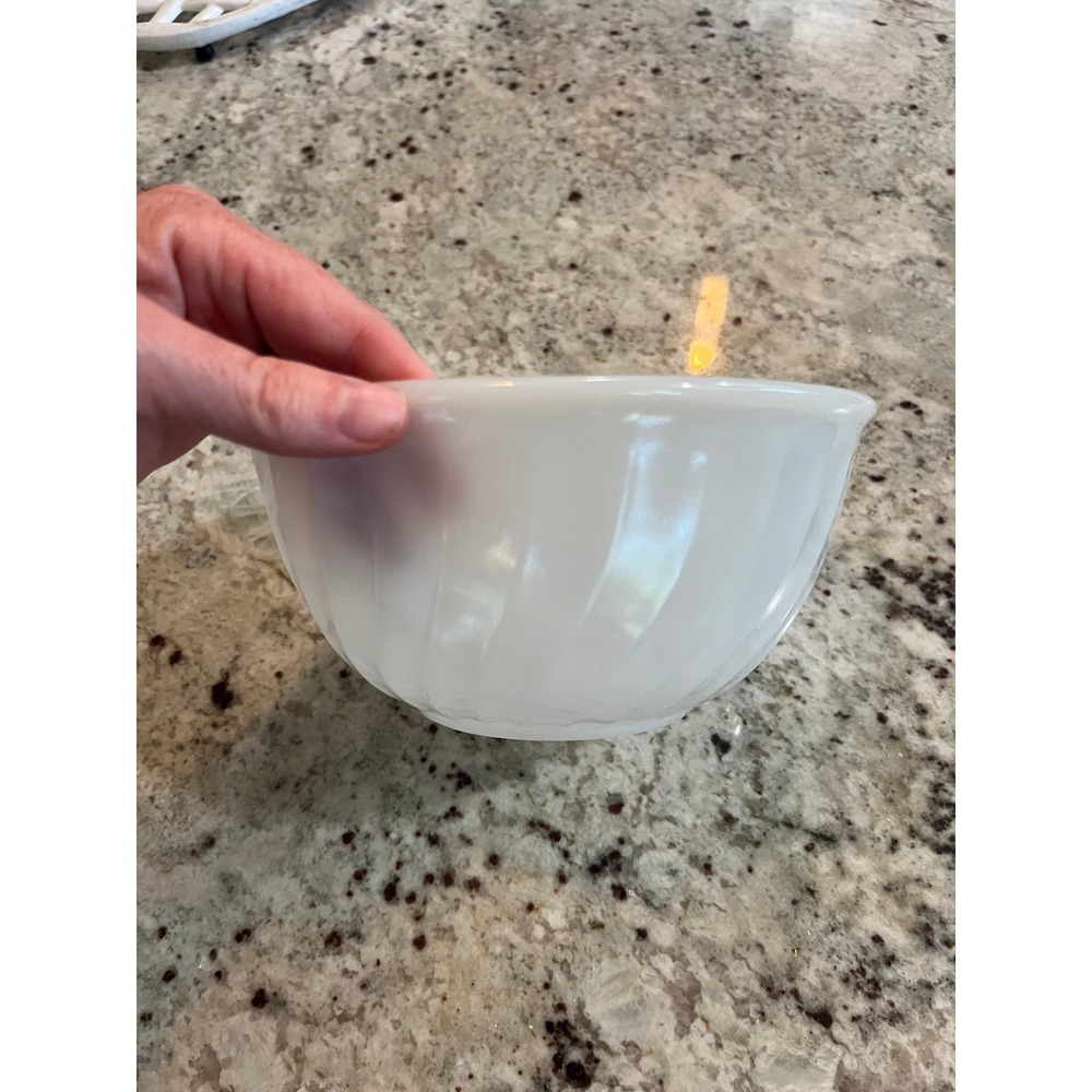 Vintage Anchor Hocking Fire-King Milk Glass Swirl Mixing Bowl White 6 inch